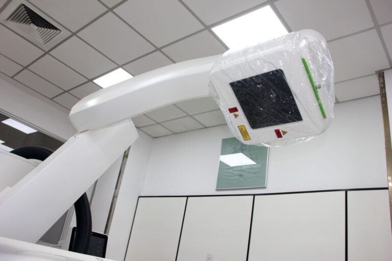 Unidade de posicionamento e controle do equipamento de litotripsia